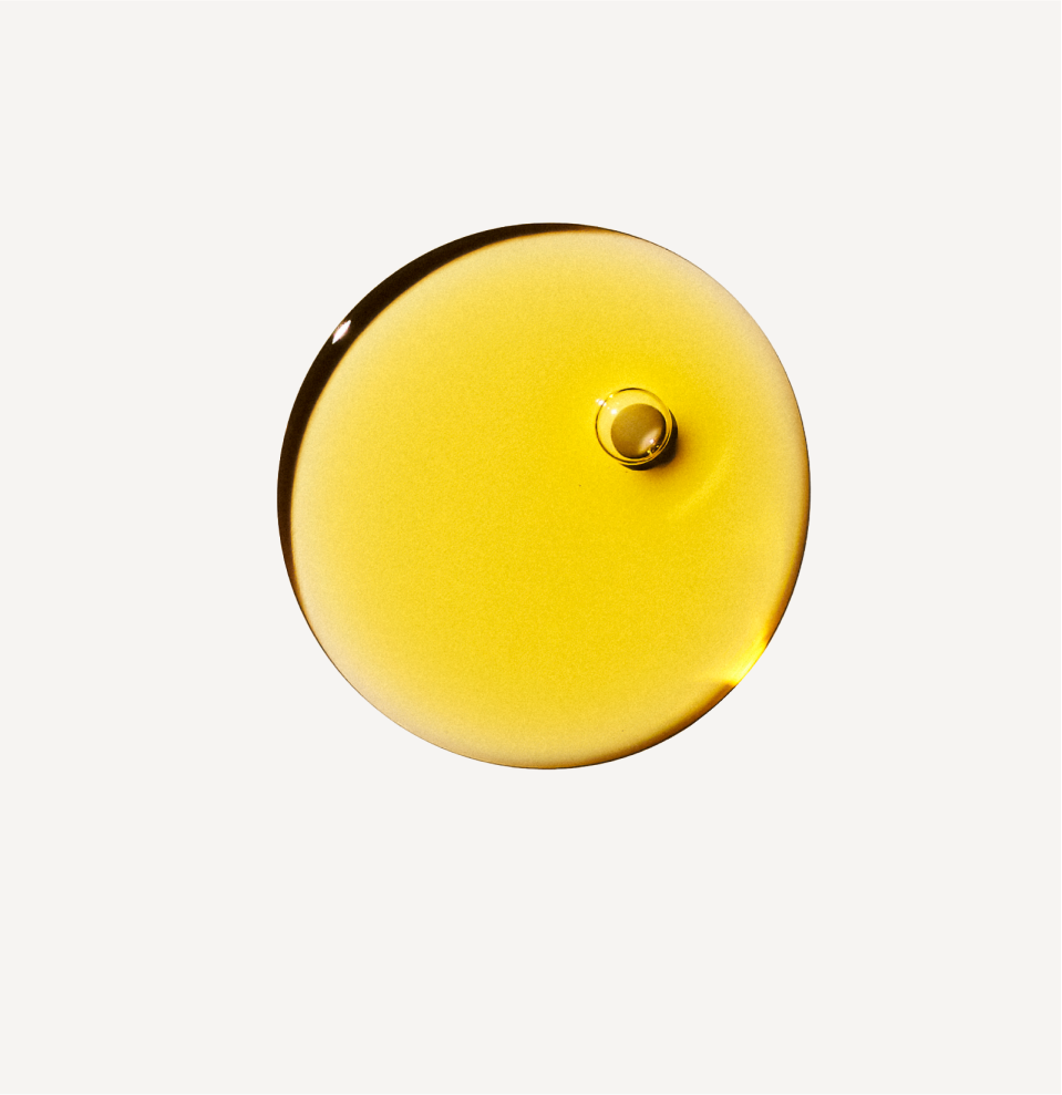 hover

OLAPLEX No.7 Bonding Oil™ goop on white background