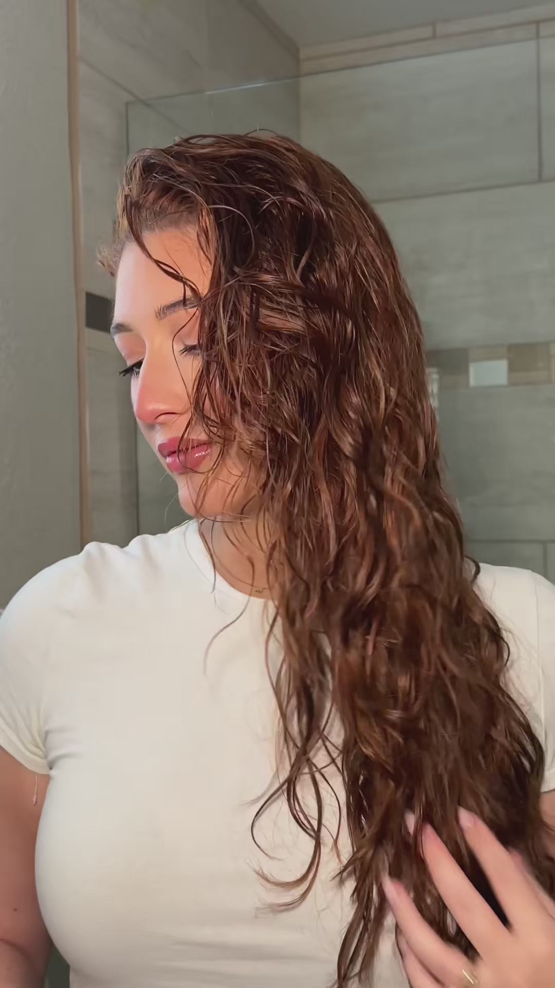 Carica video: